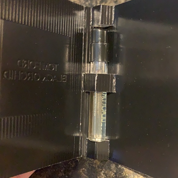 Tom Ford 1.5ml *FREE with Bundle over $50 - Picture 2 of 2